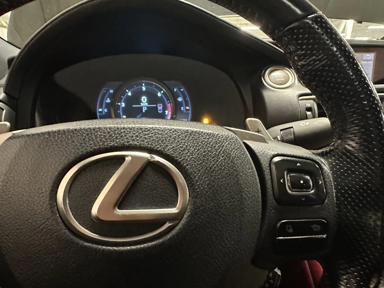 2016 Lexus RC300
                                                    2dr Cpe Image principale