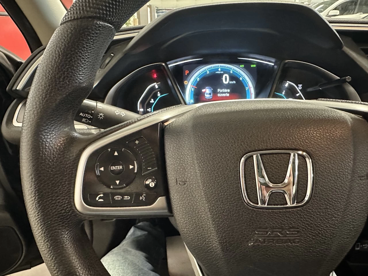 2018 Honda Civic
                                                    EX Main Image