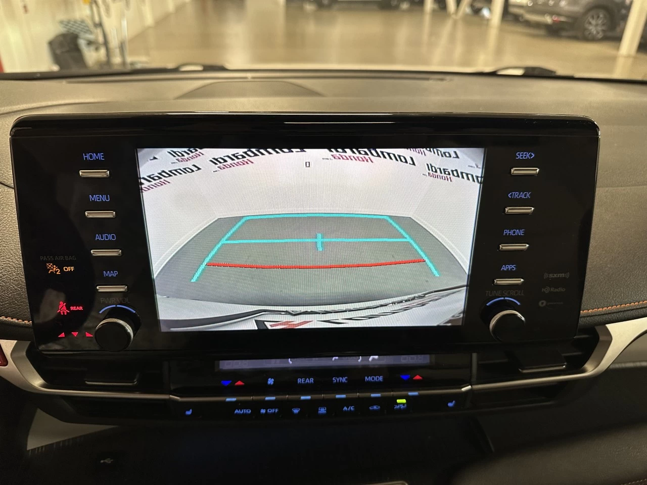 2022 Toyota Sienna
                                                    XSE Main Image