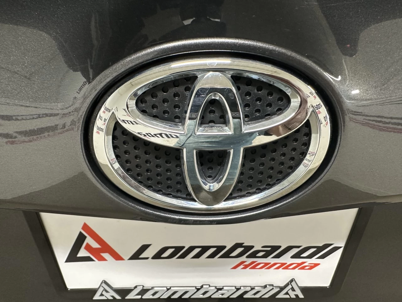 2018 Toyota RAV4
                                                    LE Image principale