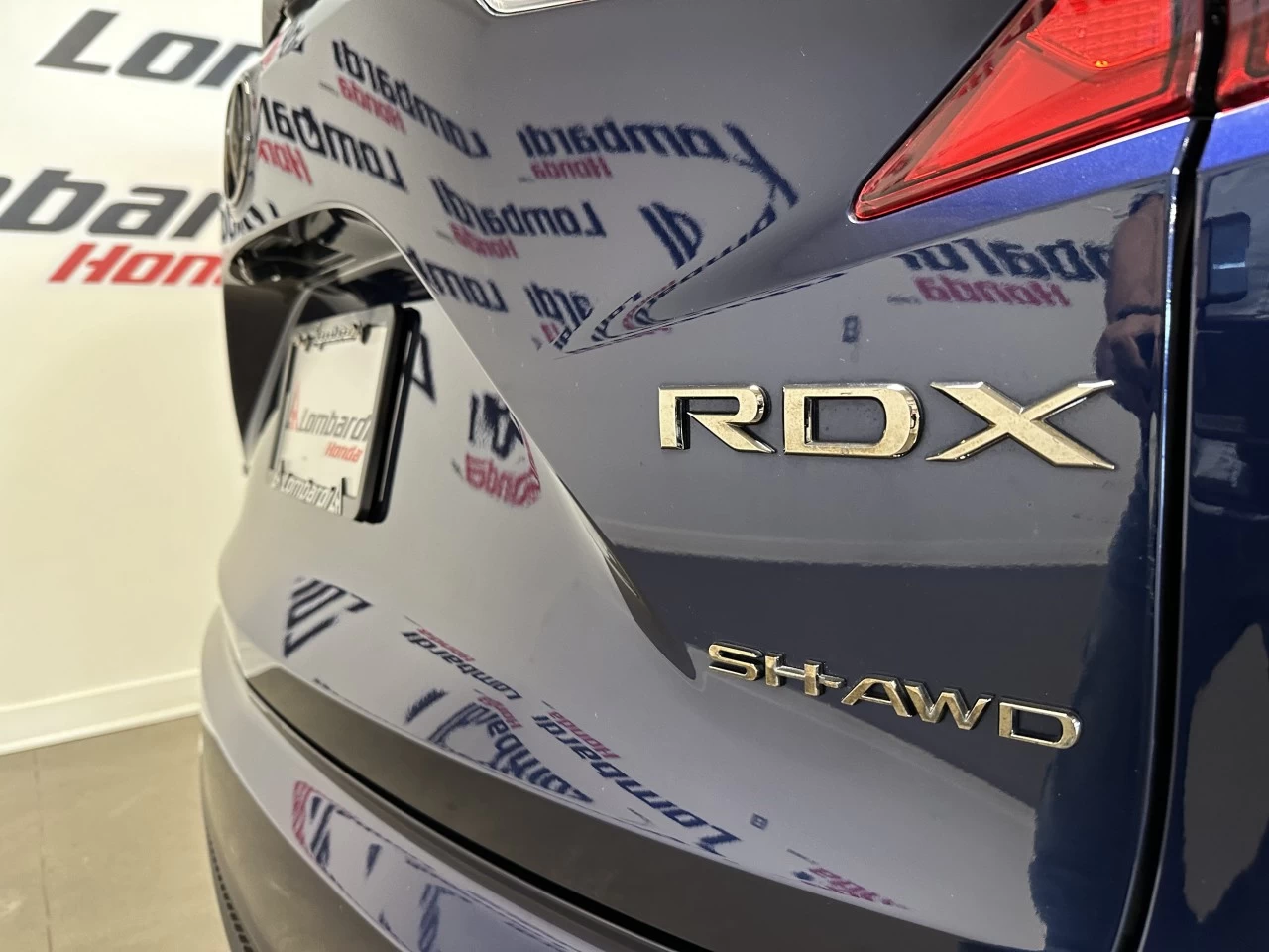 2021 Acura RDX
                                                    Platinum Elite/PMC Edition Main Image