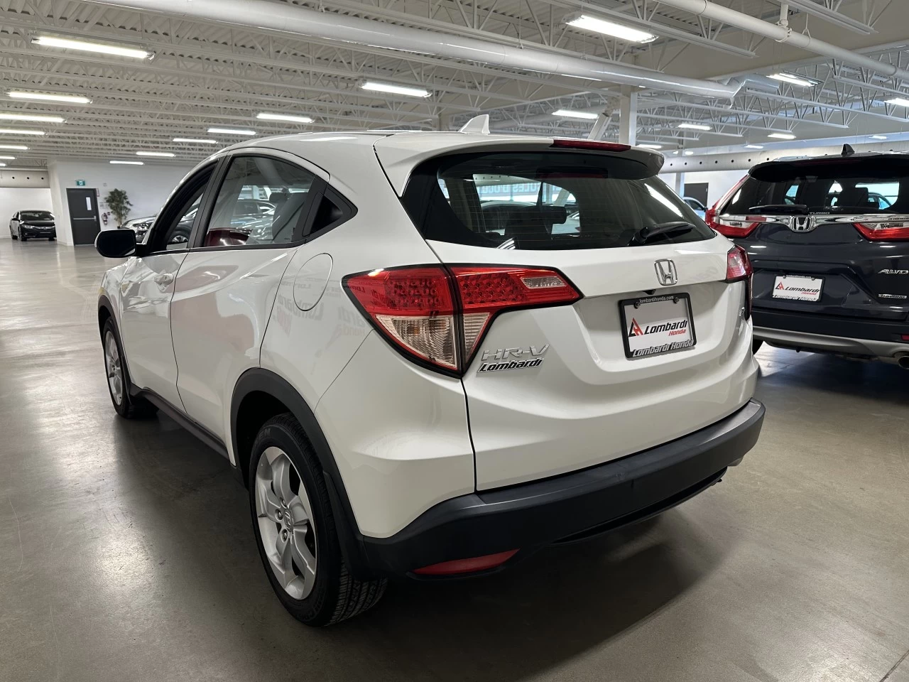 2016 Honda HR-V
                                                    LX Image principale