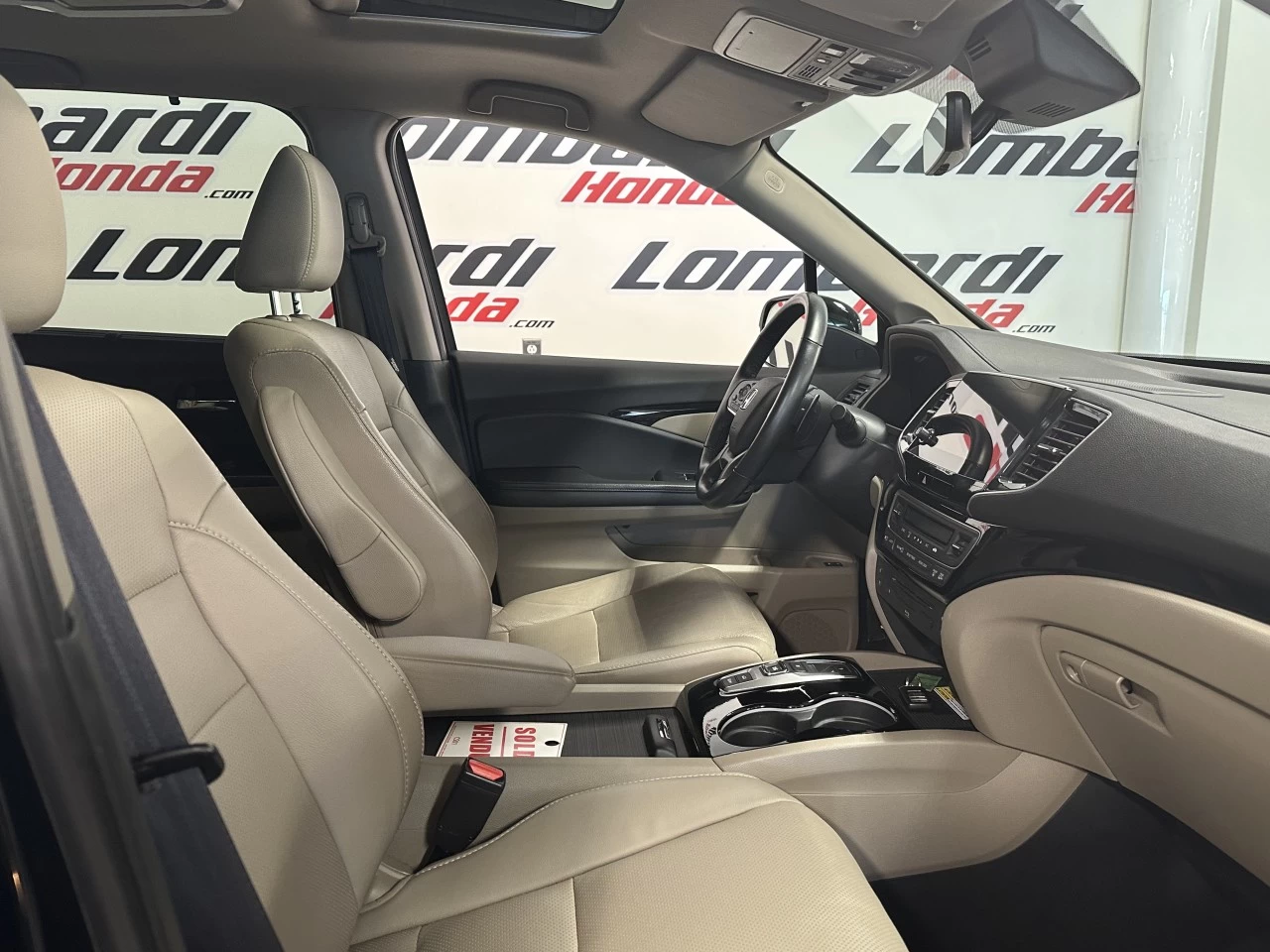 2021 Honda Pilot
                                                    Touring 8-Passenger Main Image