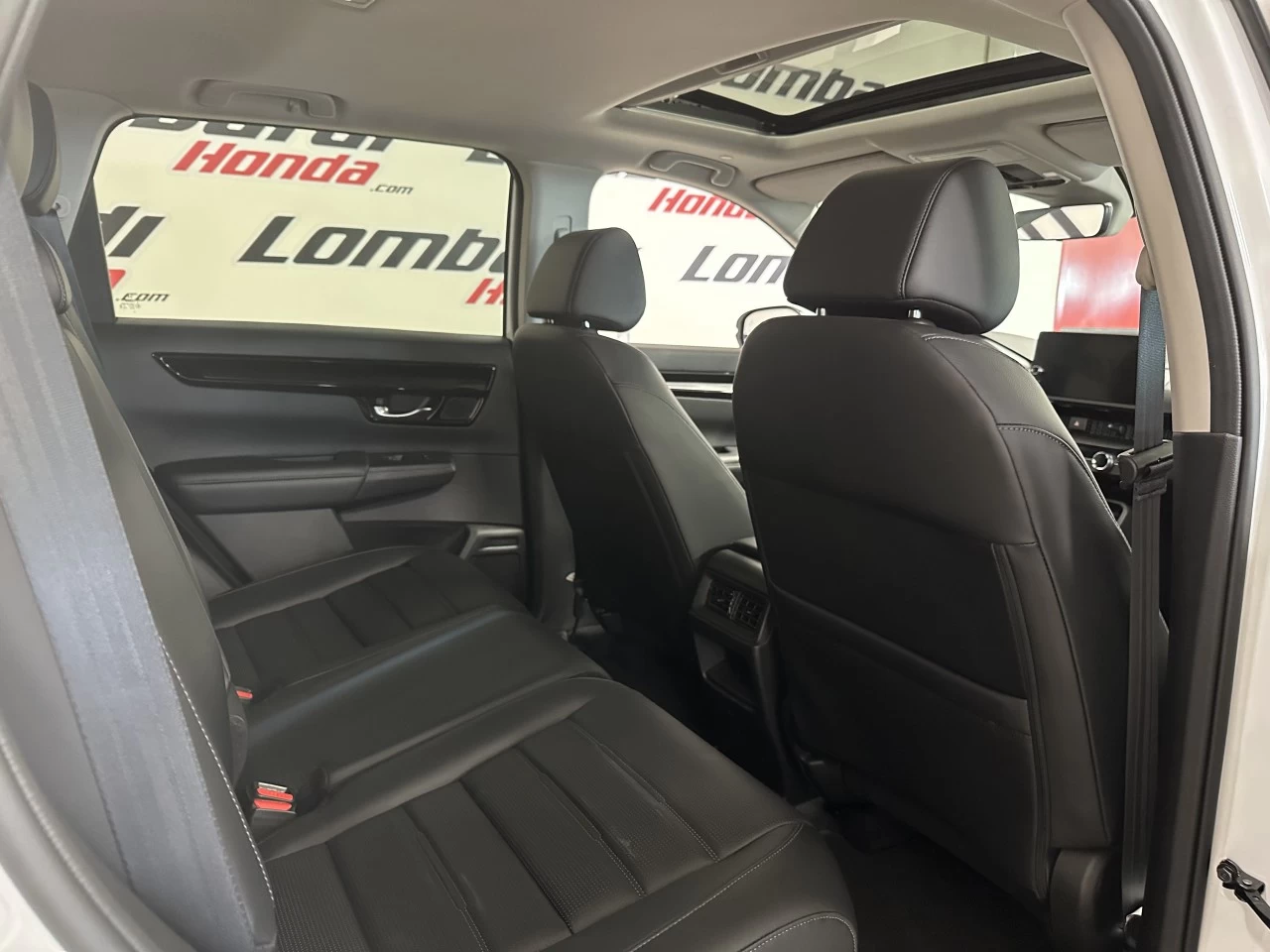 2023 Honda CR-V
                                                    EX-L Main Image