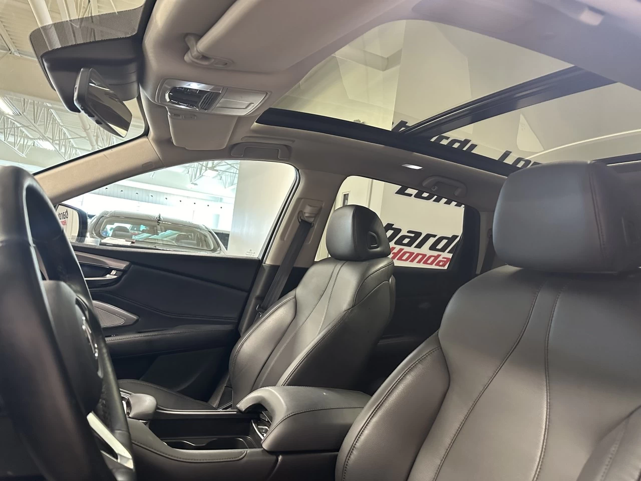 2019 Acura RDX
                                                    AWD Main Image