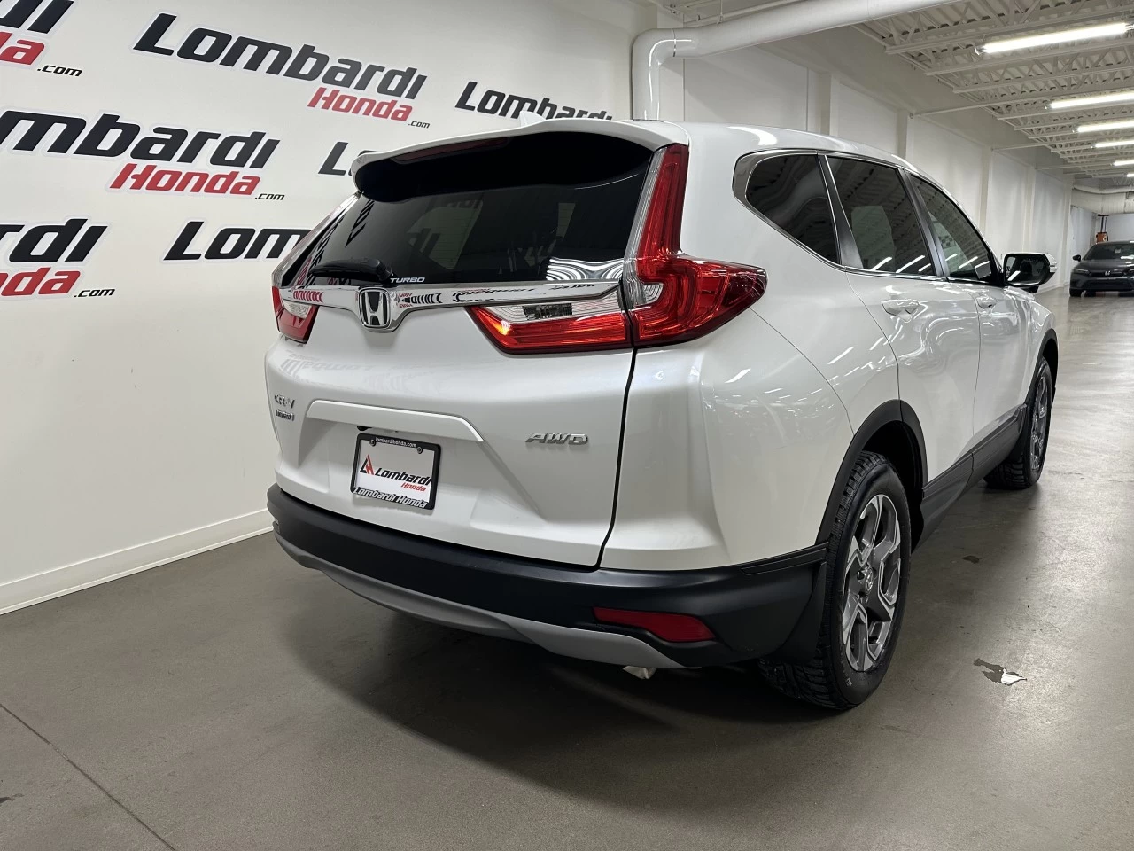 2019 Honda CR-V
                                                    EX Main Image