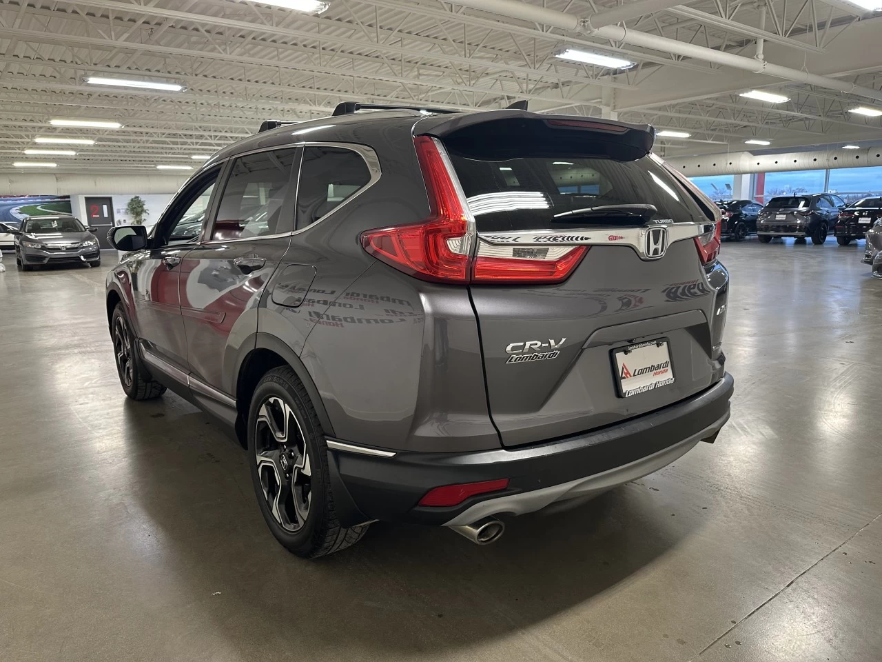 2018 Honda CR-V
                                                    Touring Image principale