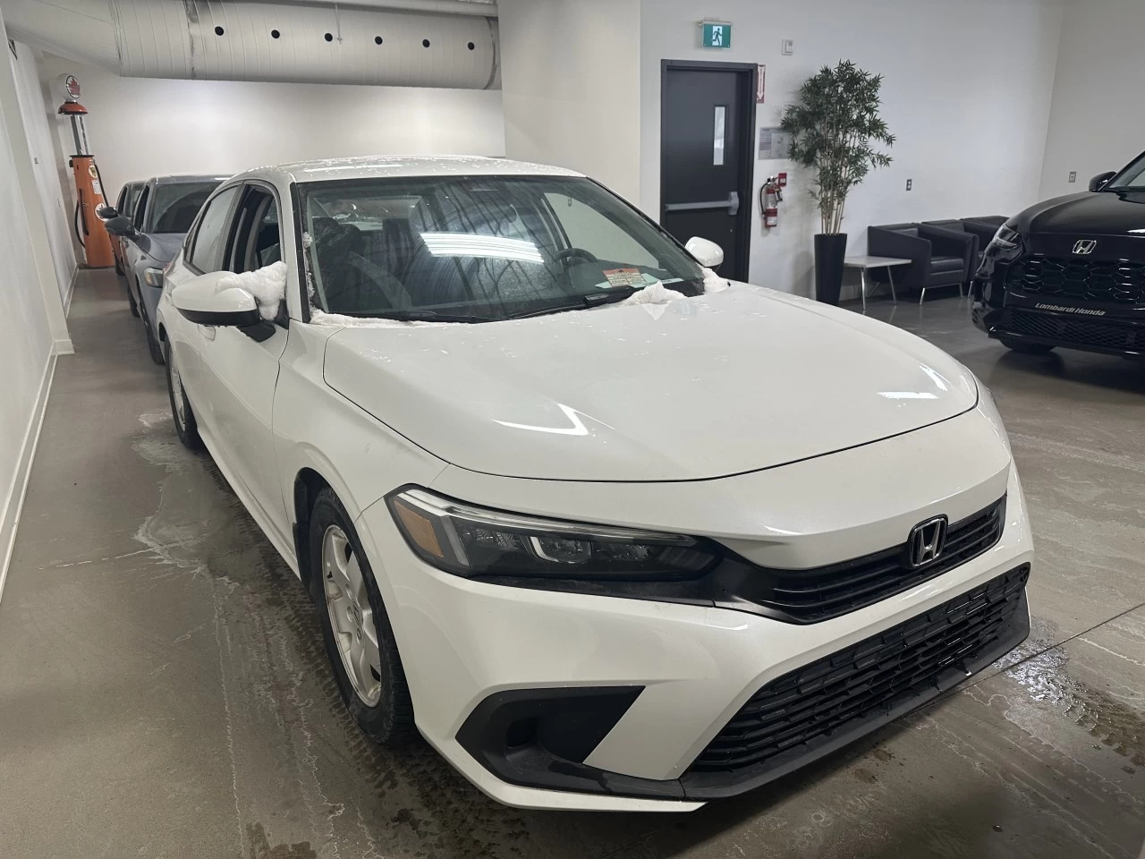 2022 Honda Civic LX https://www.lombardihonda.com/resize/b990ff35b810a3abc0cc817b2ca24889-1