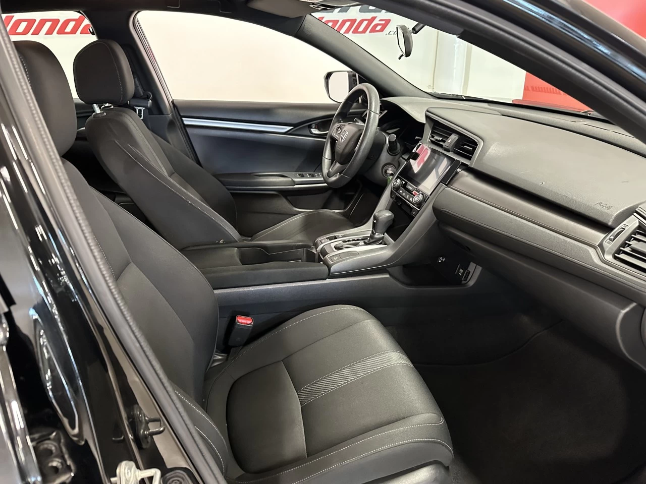 2017 Honda Civic
                                                    LX Main Image