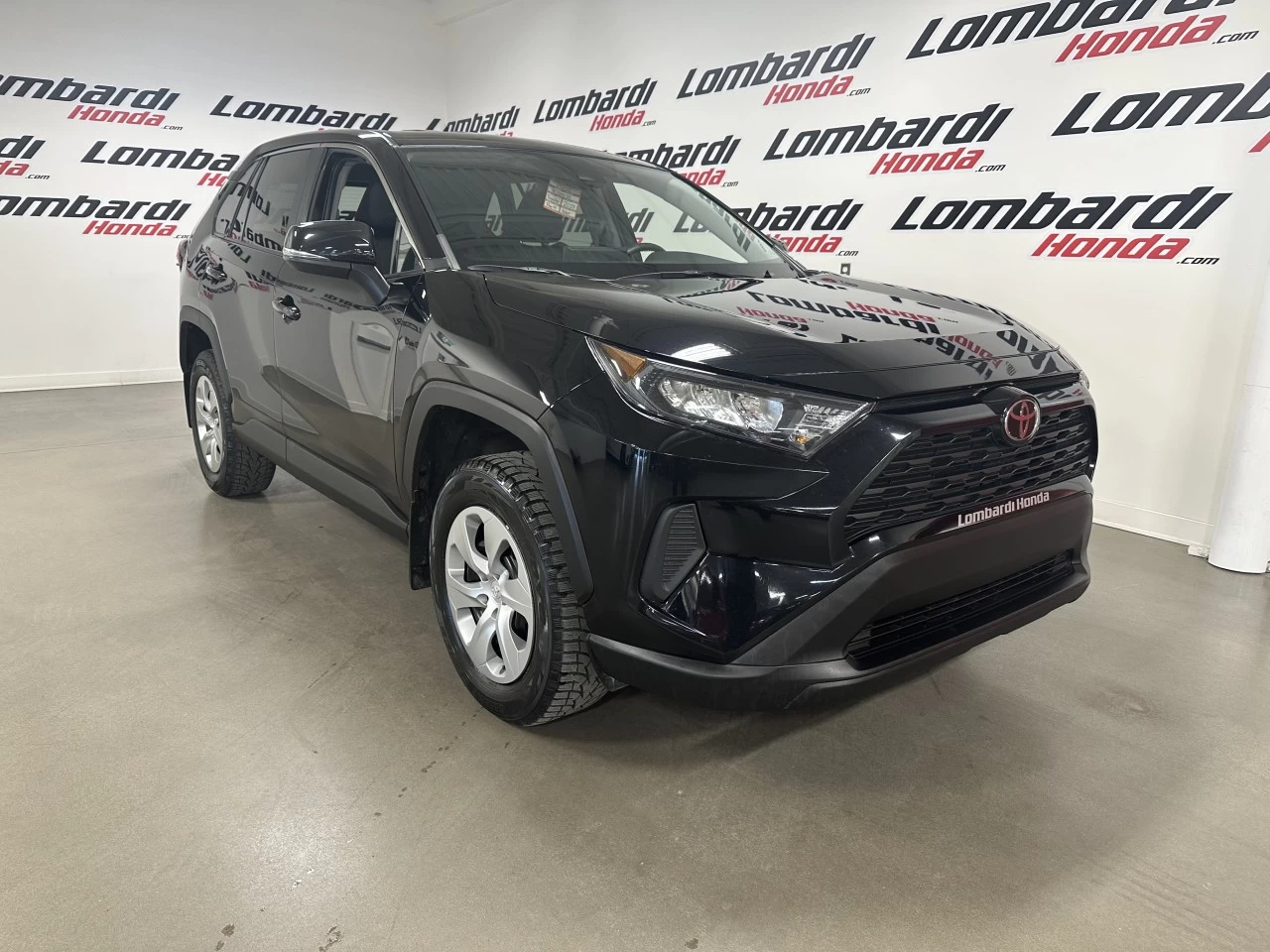 2023 Toyota RAV4
                                                    LE Image principale