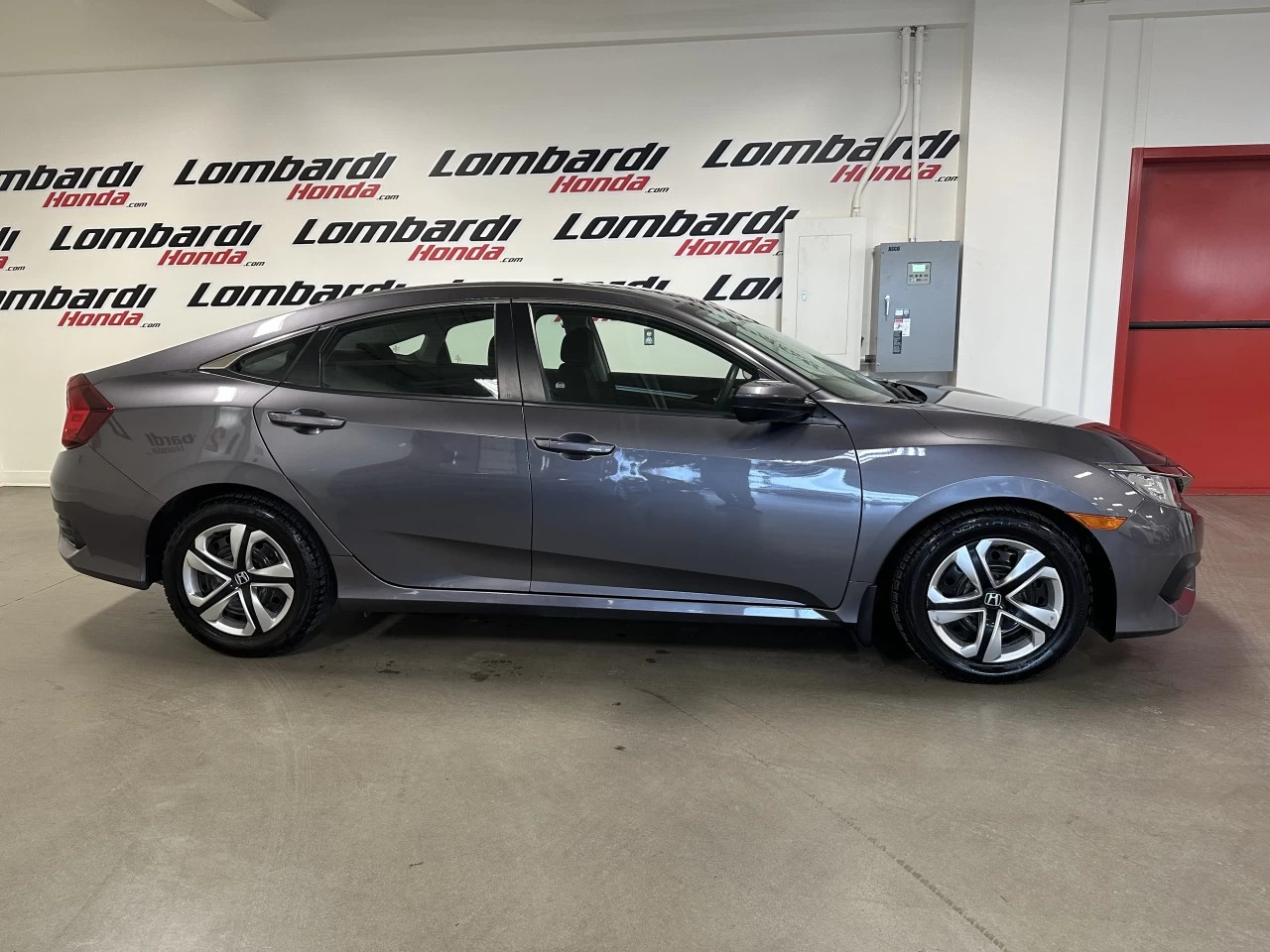 2018 Honda Civic
                                                    LX Main Image