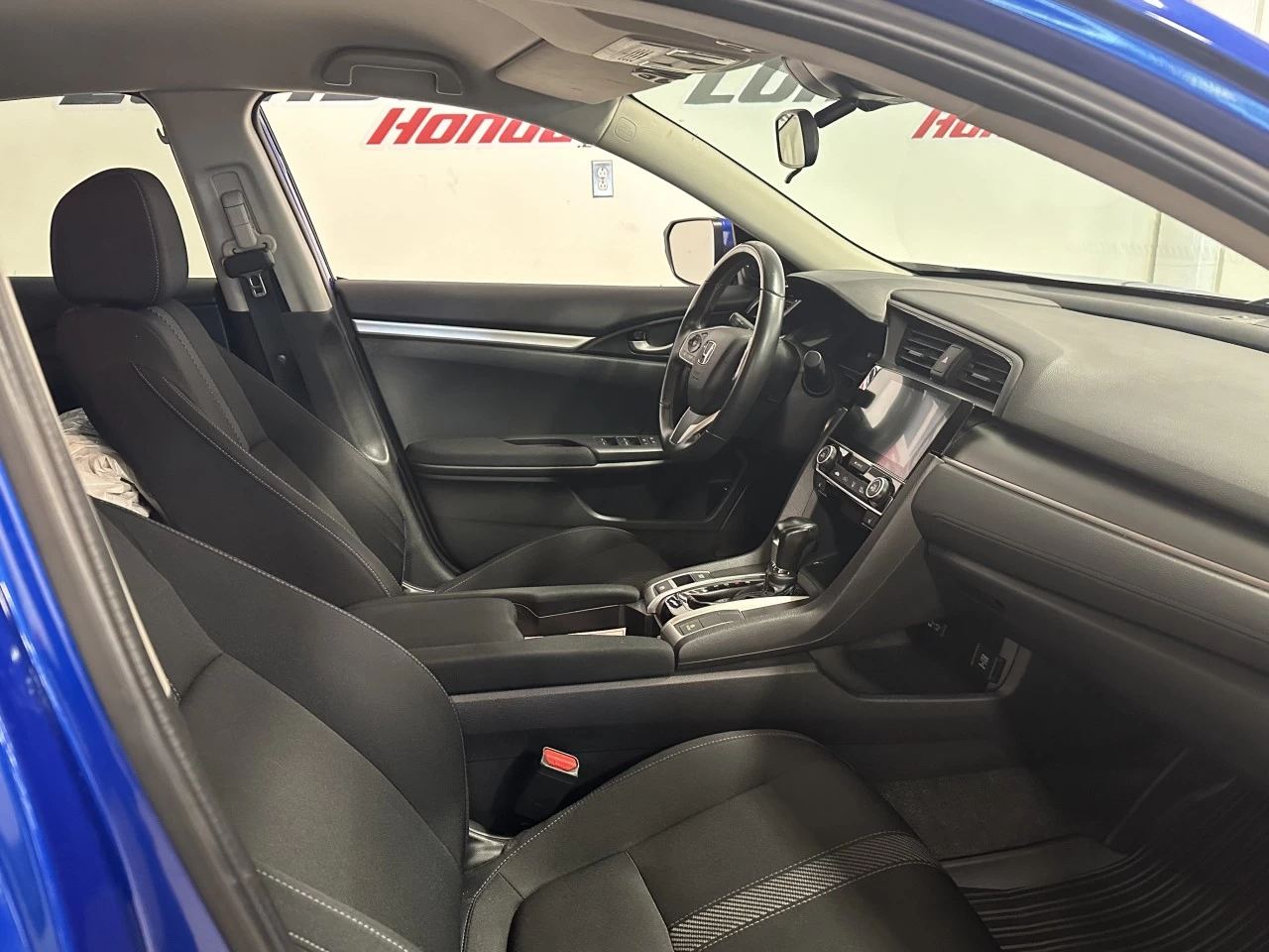 2018 Honda Civic
                                                    SE Main Image