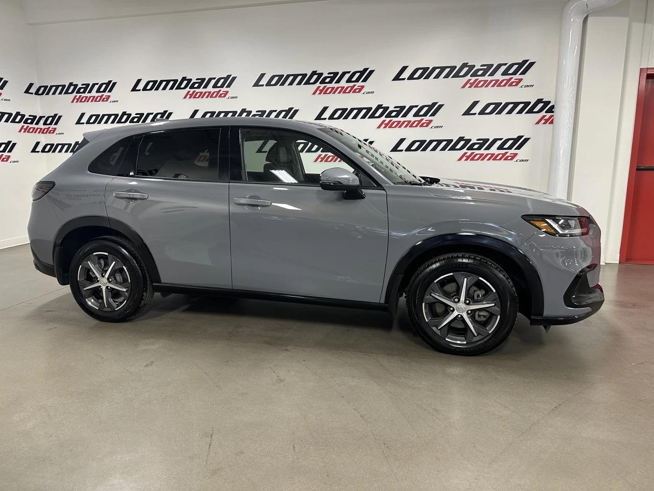 2024 Honda HR-V EX-L Navi https://www.lombardihonda.com/resize/b990ff35b810a3abc0cc817b2ca24889-1